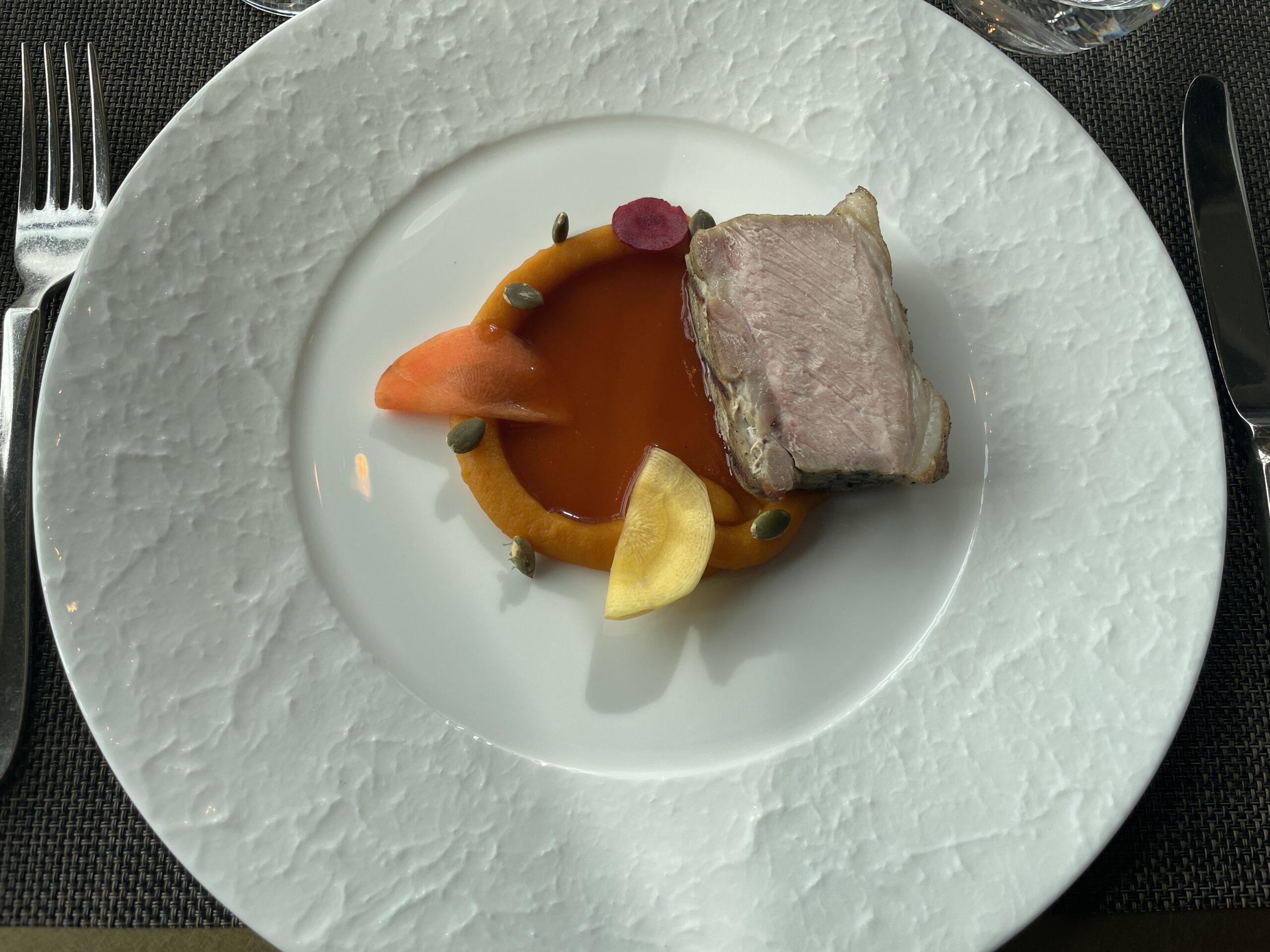 デートで差がつく！左利きのテーブルマナー