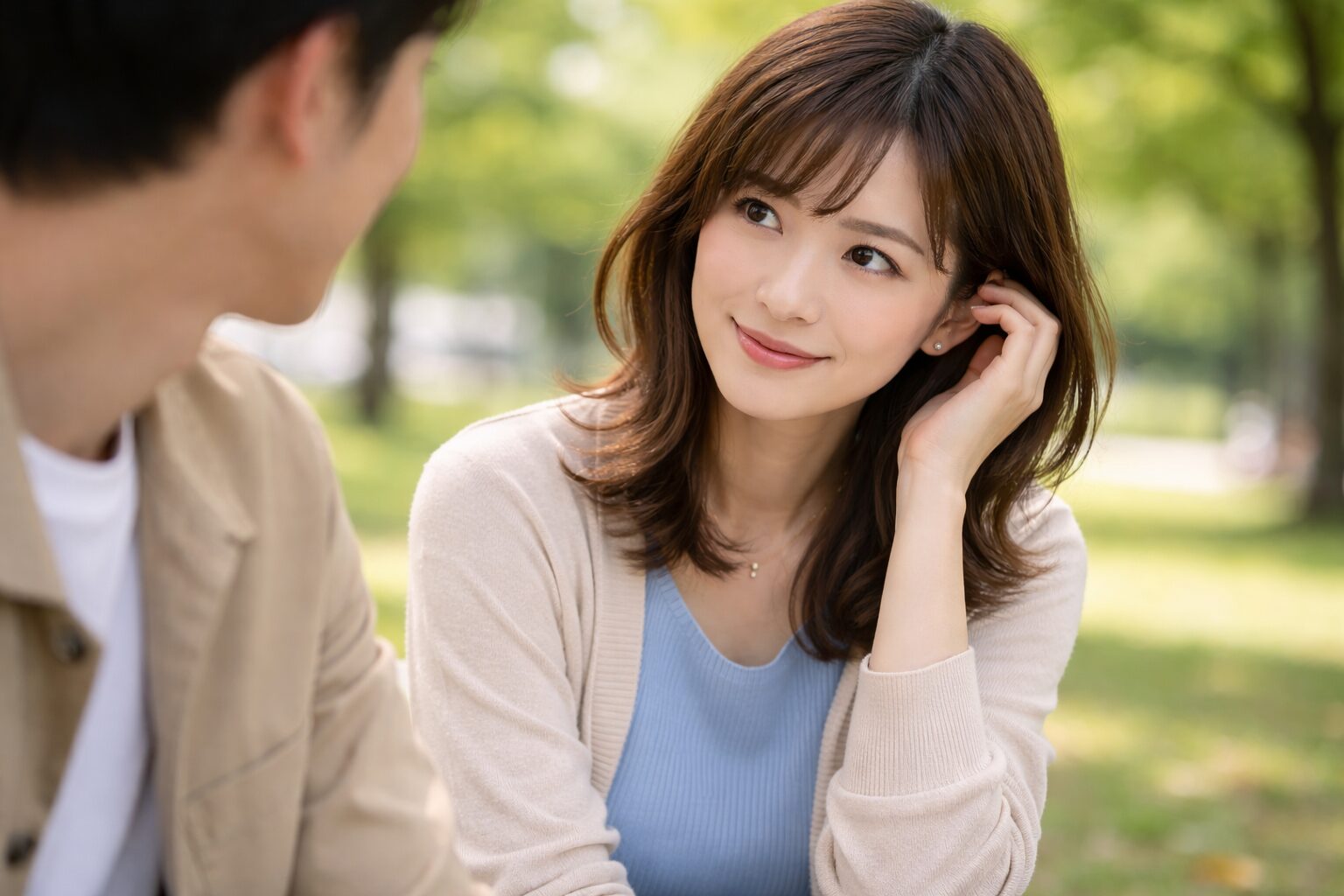 左利きは右下を見る心理が逆になる